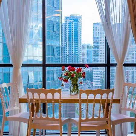 Entire Flat With City Skyline View - Two Bedrooms Batumi Eksteriør billede
